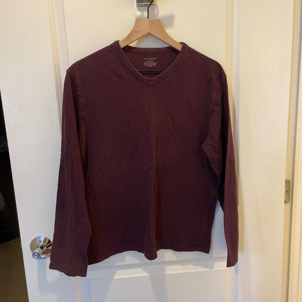 Men’s Banana Republic Long Sleeve V-Neck Tee